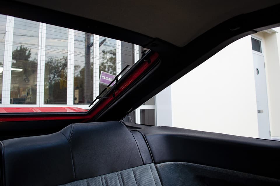 TOYOTA AE86 トレノにGY-30IRのウィンドウフィルムを施工しました。車内からはクリアな視界が確保できています。