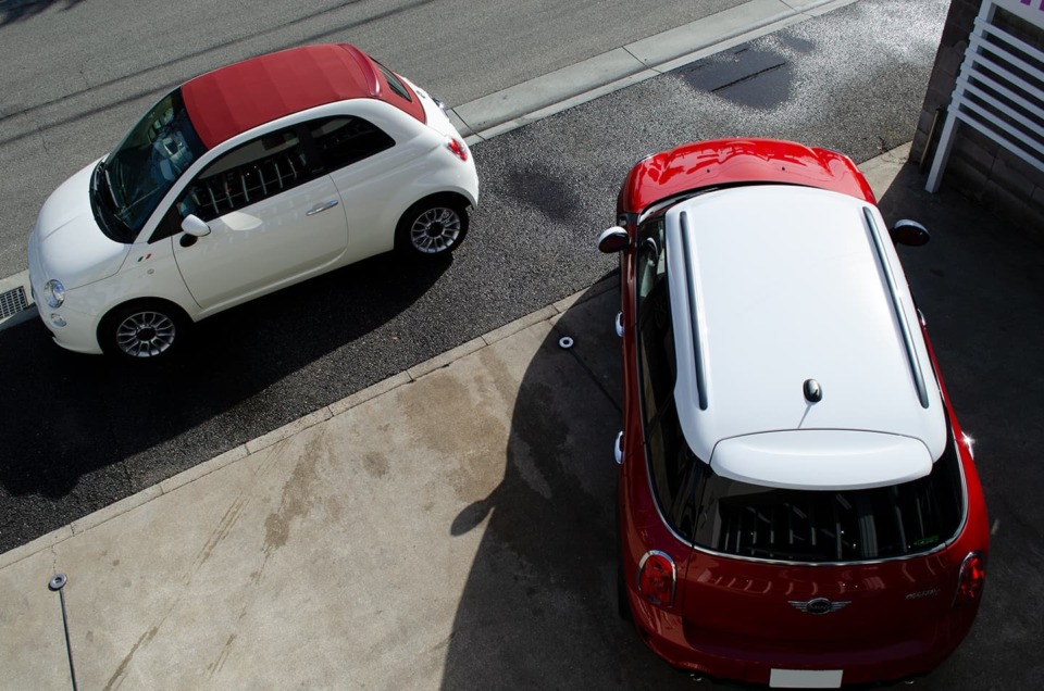 KUBEBOND DIAMOND9Hナノセラミックコーティングを施工したMINI R60とGENESIS STELLAコーティングを施工してあるFiat 500c