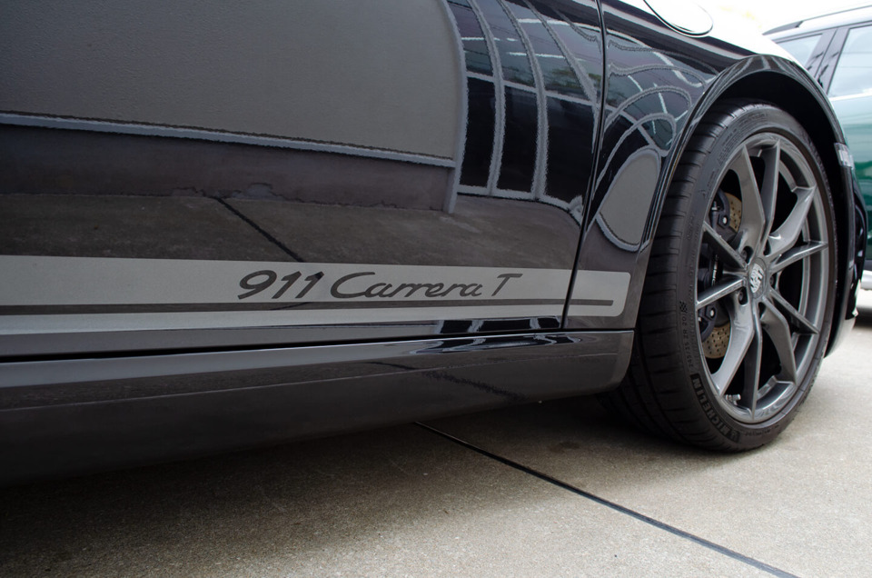 レザーコーティングを施工したPORSCHE 911 Carrera T