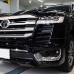 コーティングを施工した202ブラックのランドクルーザー 300