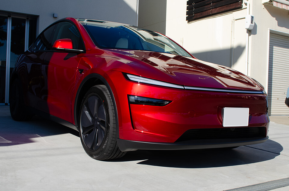 コーティングを施工したテスラ モデルY ウルトラレッド