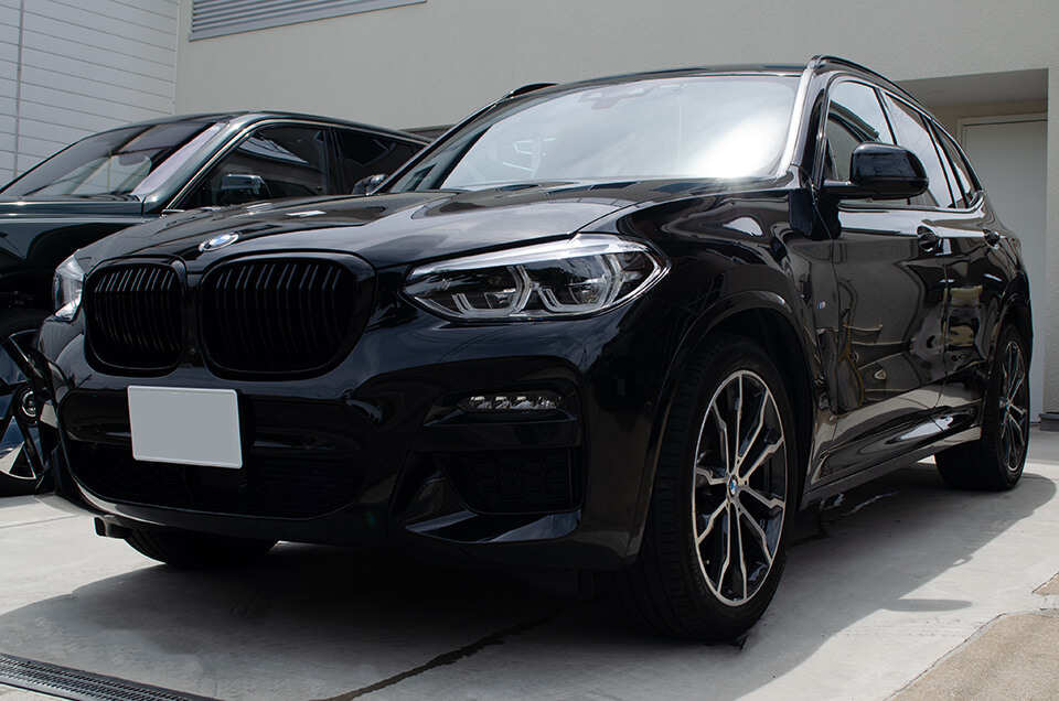 コーティングや透明断熱フィルムを施工した2021年式 BMW X3 ブラック・サファイア