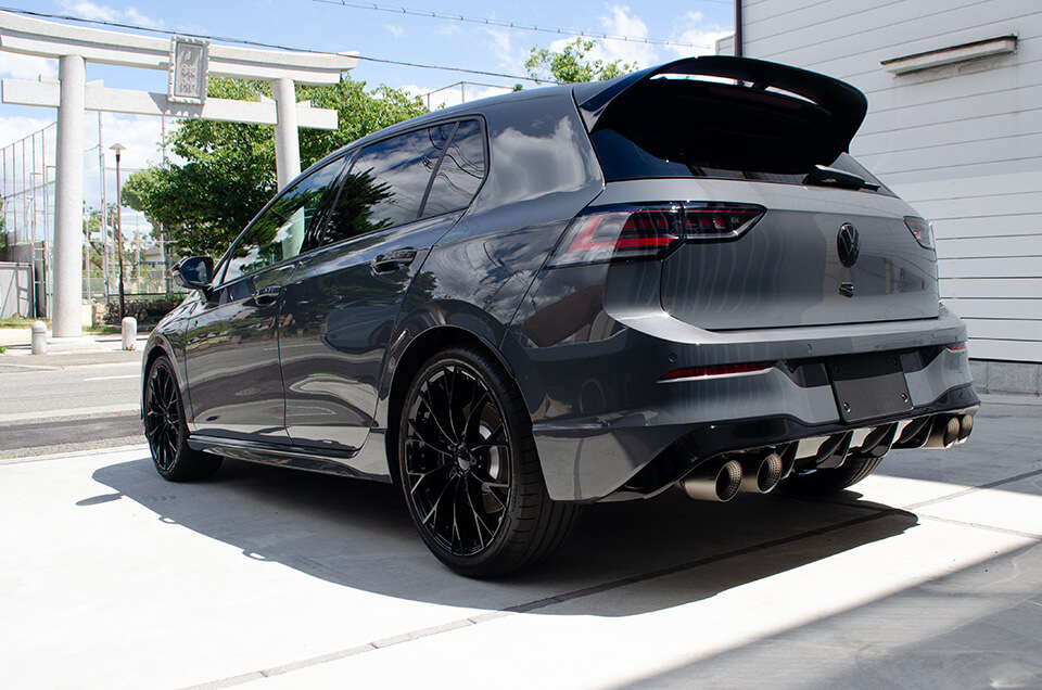 施工後のVolkswagen Golf R Black Edition II