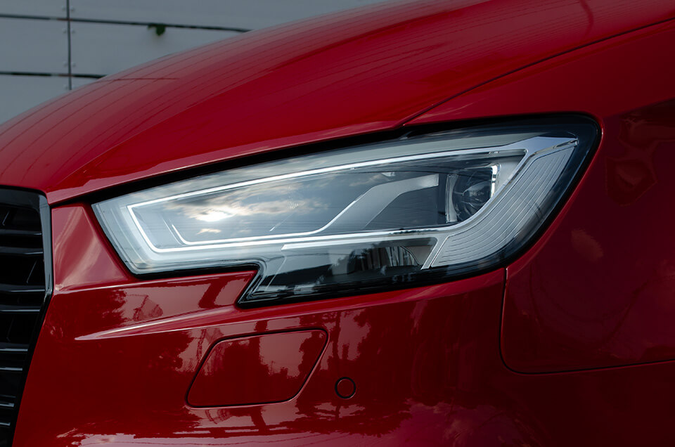 プロテクションフィルムを施工したAudi A3のヘッドライト