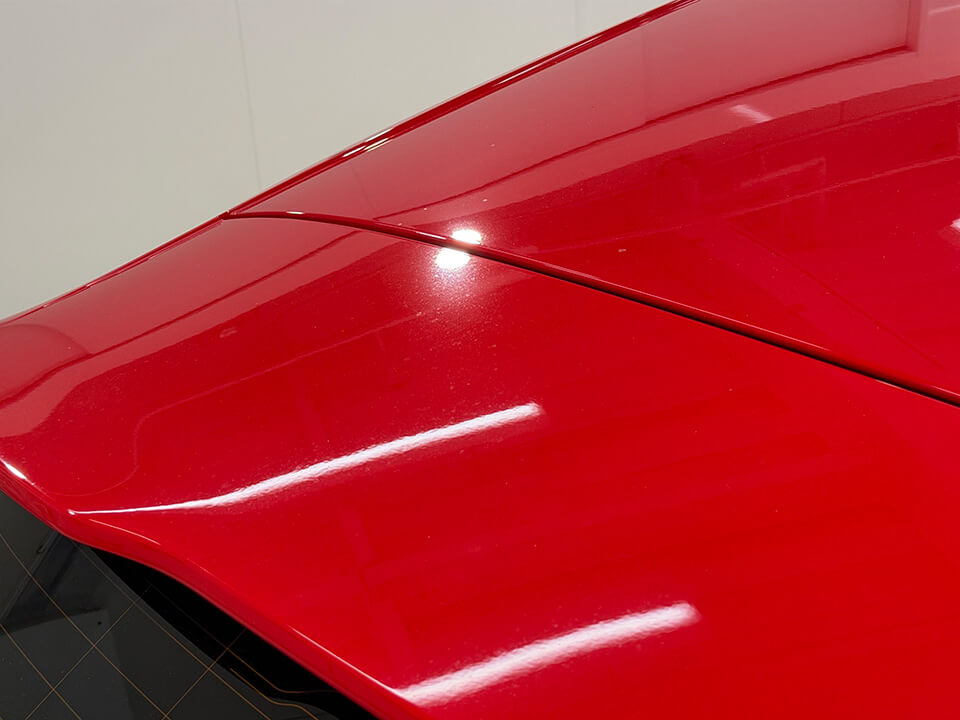 研磨後のAudi A3のリアスポイラー