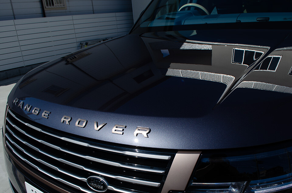 servFaces Coat Ultimaを施工したLANDROVER RANGE ROVER SVのボンネット