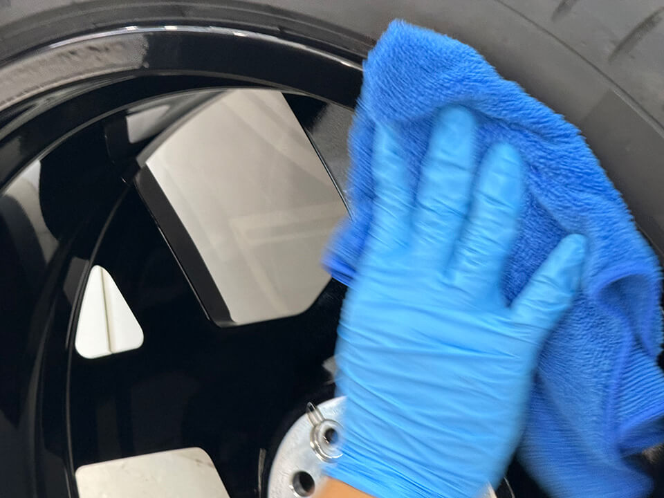 Rolls-Royce Cullinan Black Badgeのホイールコーティングの施工