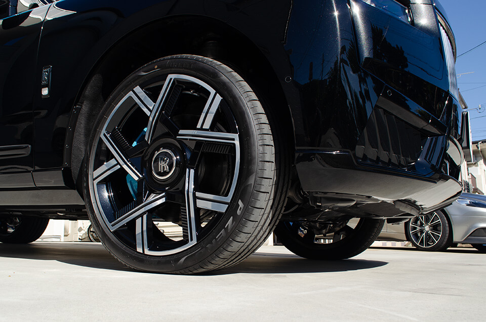 ホイールコーティングを施工したRolls-Royce Cullinan Black Badgeのホイール